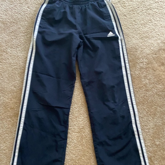 Adidas warm up pants with zippers - Picture 2 of 5